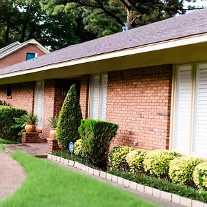 The Mini Mansion At Graceland Holiday home